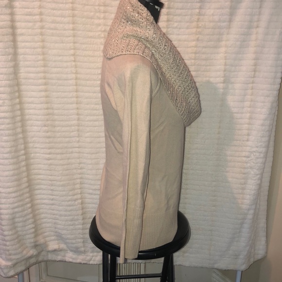 Gorgeous cowl neck sweater - Picture 3 of 5